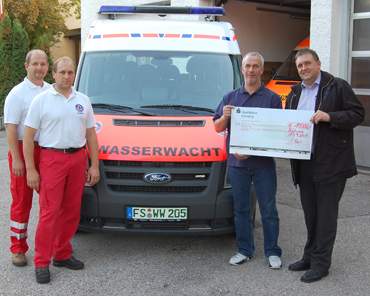 10.000 Euro fr die Wasserwacht gespendet