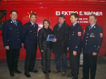 Feuerwehr erhlt Defibrillator